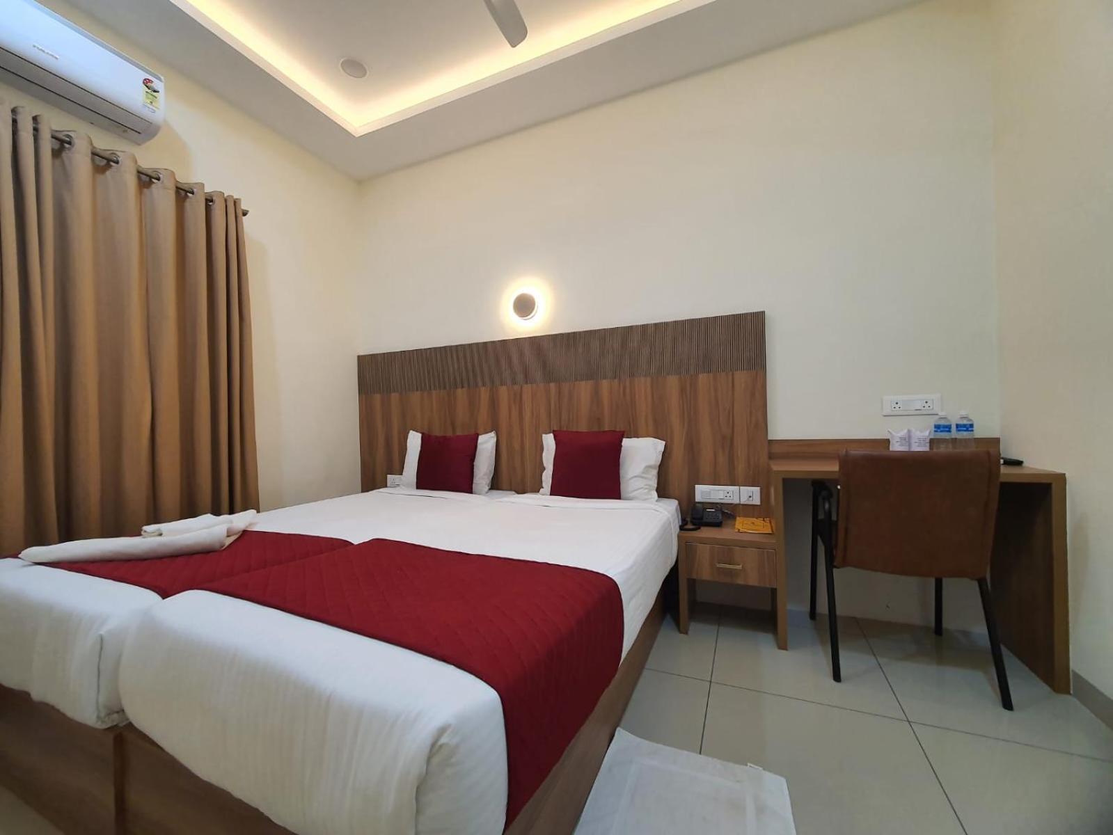 Hotel Deepakam Inn Palakkad Exterior foto