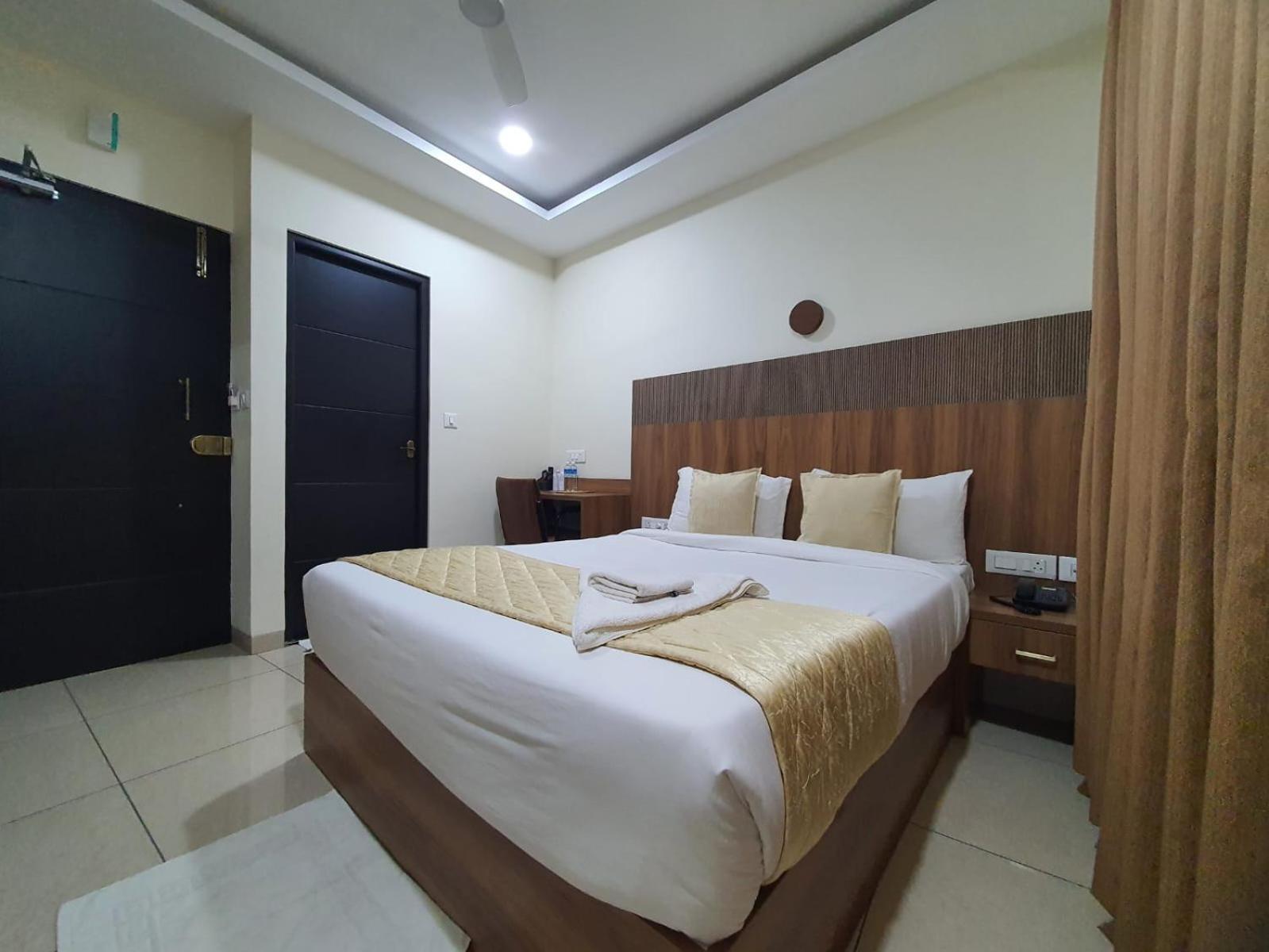 Hotel Deepakam Inn Palakkad Exterior foto