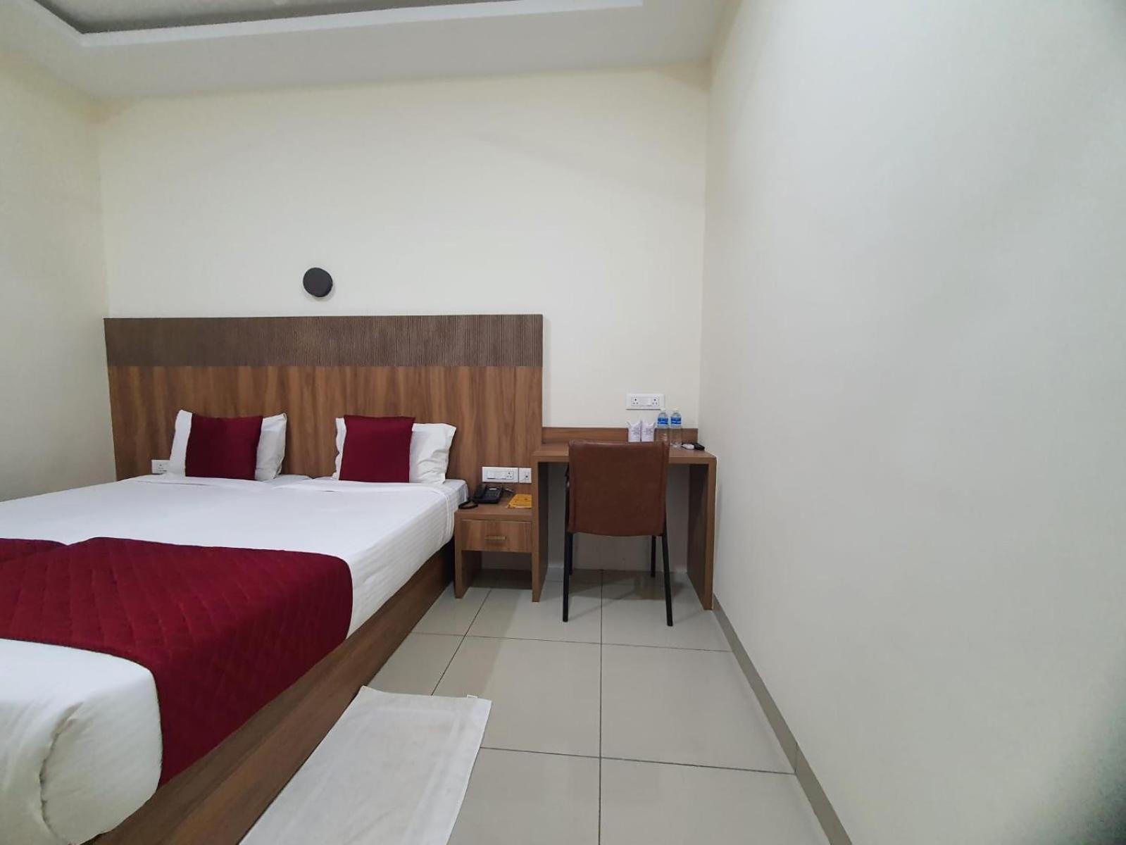 Hotel Deepakam Inn Palakkad Exterior foto
