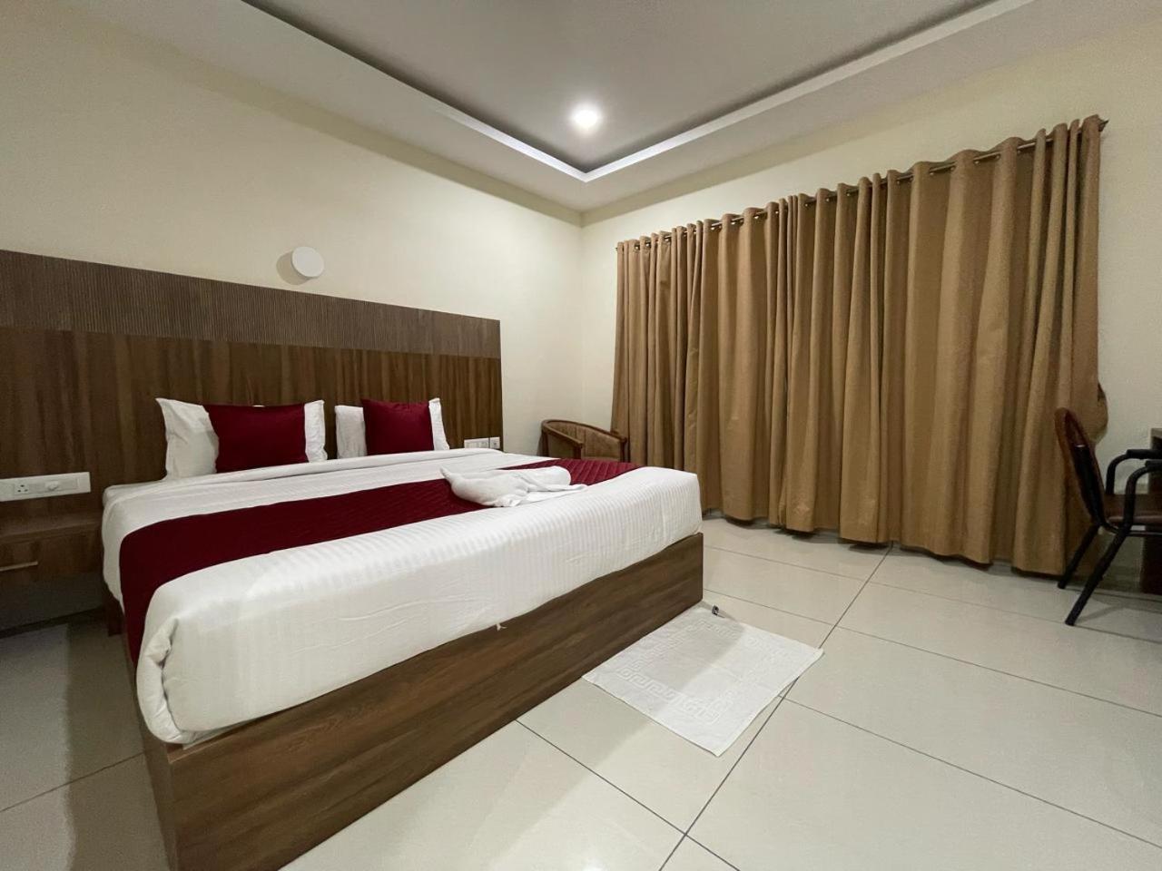 Hotel Deepakam Inn Palakkad Exterior foto
